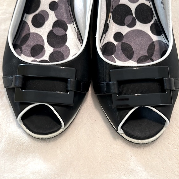 Life Stride Peep Toe Sling Back Wedges Size 9 NWOT - Picture 3 of 8